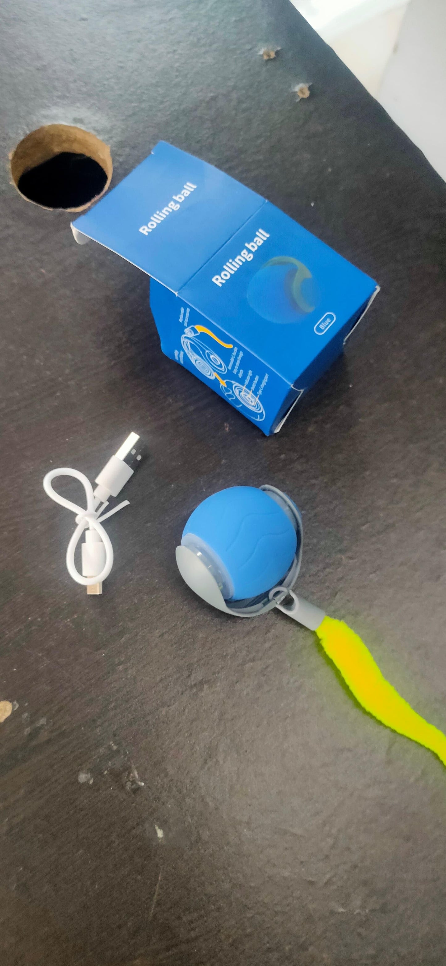 Old 🐾 Rolling Ball Cat Toy – Interactive Fun for Your Feline