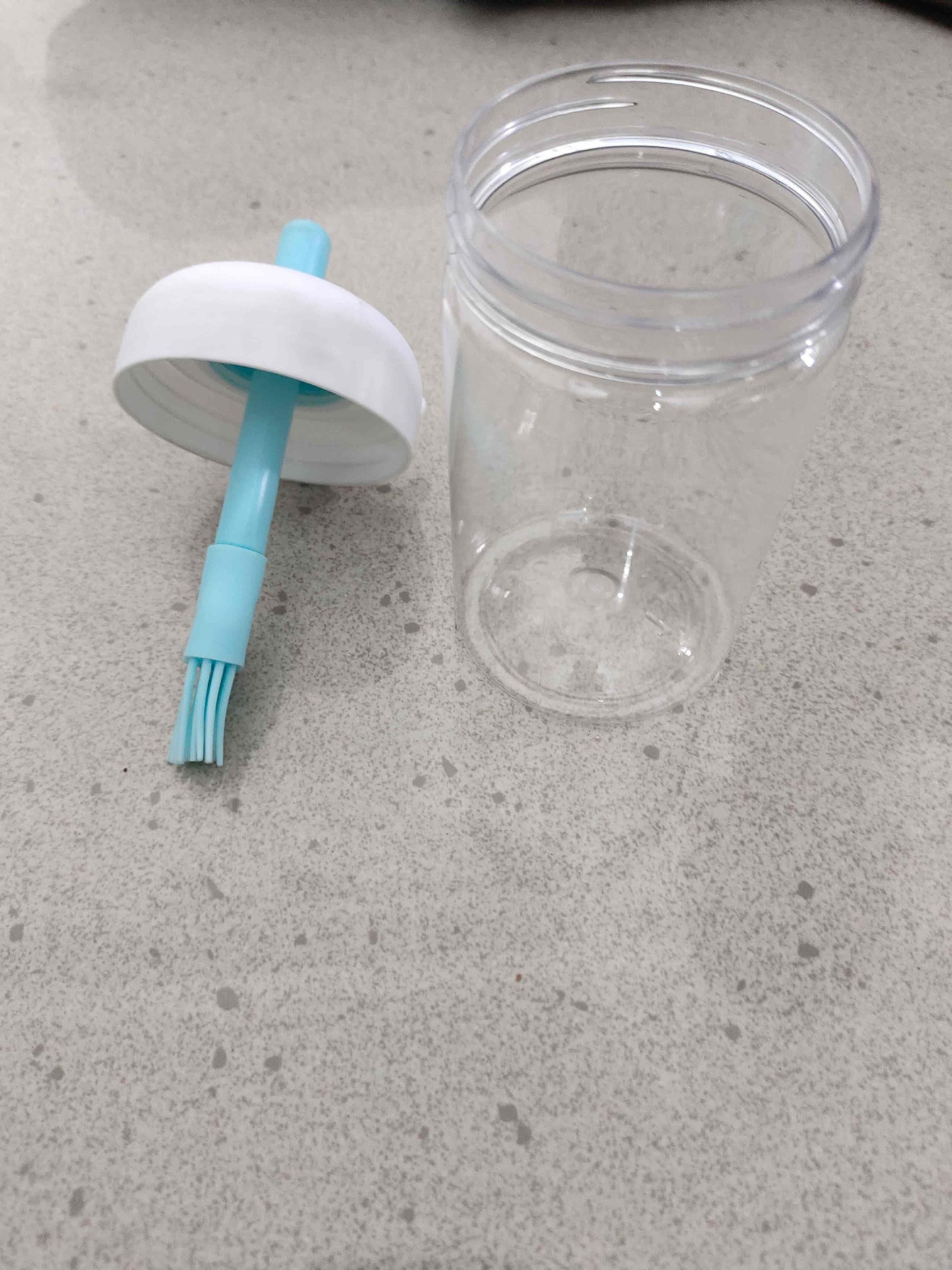 Old 🛒 Plastic 2-in-1 Oil Dispenser with Silicone Brush – Perfect for Cooking & Baking